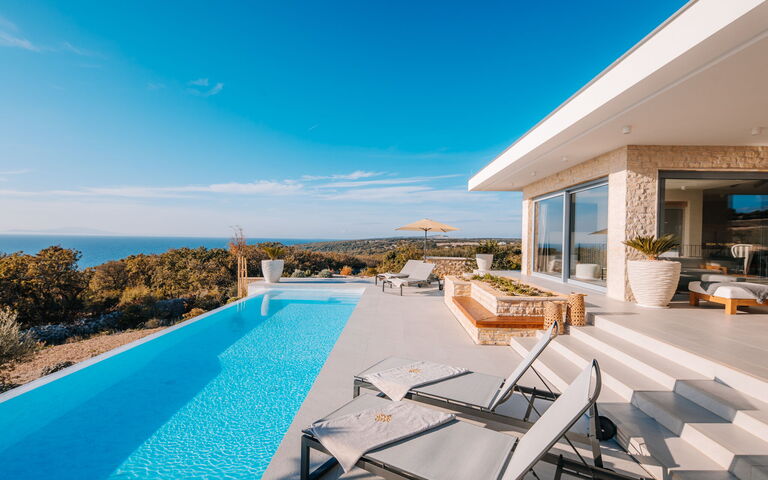 Villa Steropa: Balkong / terrasse / uteplass, basseng, Utendørs