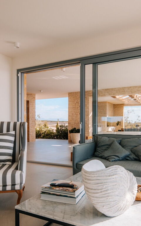 Villa Kelena: Balkong / terrasse / uteplass, Stue