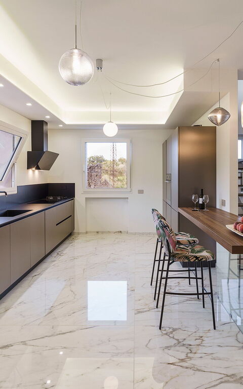 Grand Tour Villa: Kjøkken, Stue