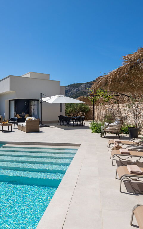 Villa Vivere: Balkong / terrasse / uteplass, basseng, Eksteriør, Utendørs, Visningar