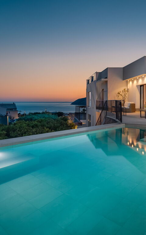 Villa Vivere: Balkong / terrasse / uteplass, basseng, Eksteriør