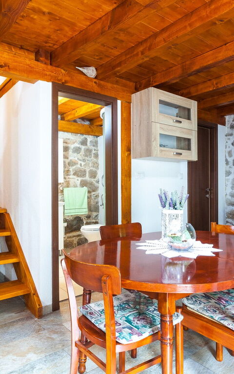 Villa Azurit: Kjøkken, Lunsjrom