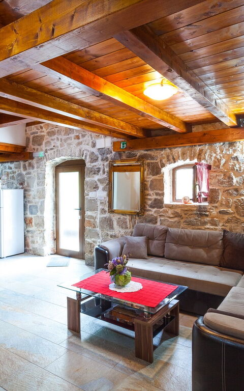 Villa Azurit: Kjøkken, Lunsjrom, Stue