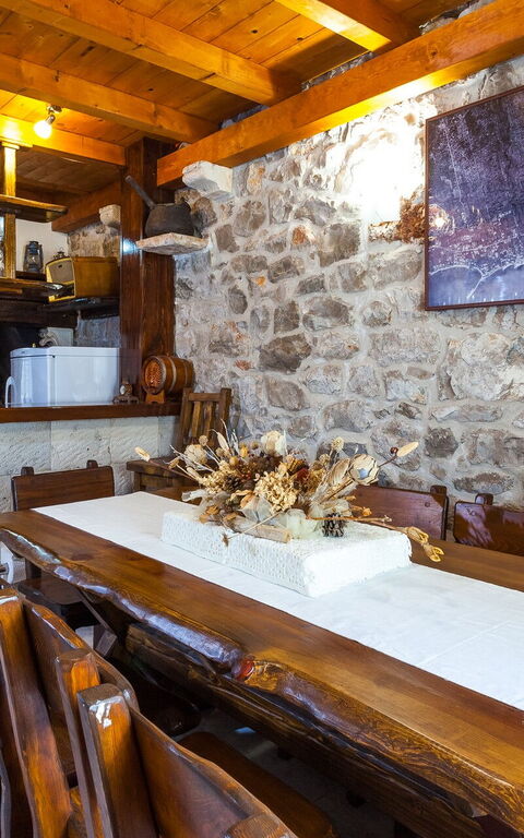 Villa Azurit: Kjøkken, Lunsjrom