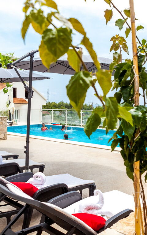 Villa Azurit: Balkong / terrasse / uteplass, basseng, Utendørs