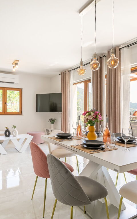 Villa Spectrum: Hovedinngang, Lunsjrom, Stue