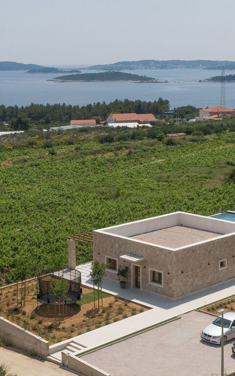 Villa Spectrum: Eksteriør, Visningar