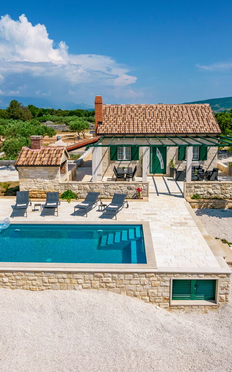 Villa Diana: Balkong / terrasse / uteplass, basseng