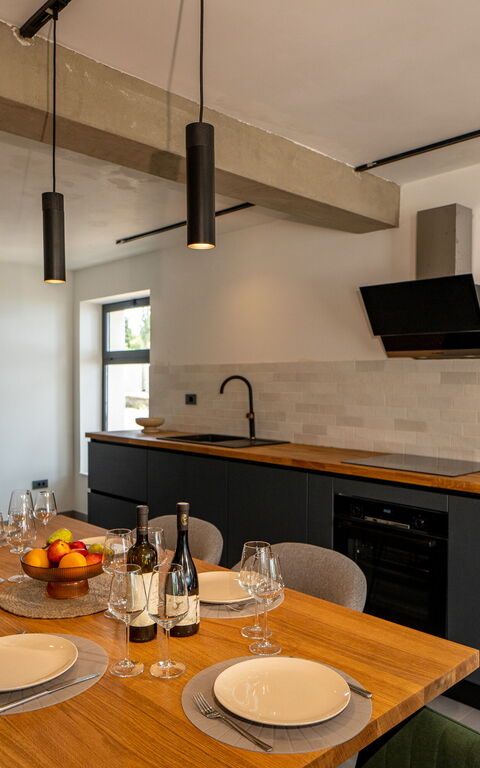 Villa Cosmic: Kjøkken, Lunsjrom