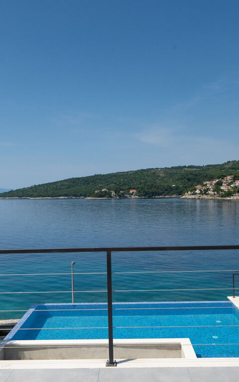 Villa Cosmic: Balkong / terrasse / uteplass, basseng, Visningar