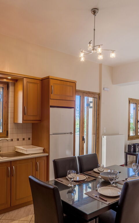 Villa Giorgos: Kjøkken, Lunsjrom