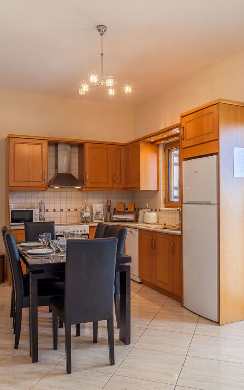 Villa Giorgos: Kjøkken, Lunsjrom