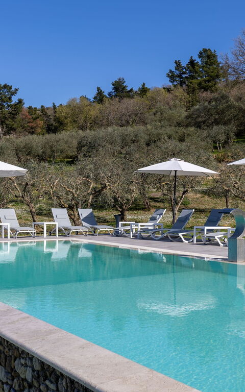 Villa Acquaviva: basseng, Hage, Visningar