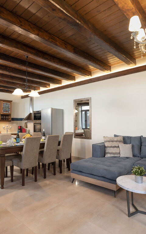 Villa Kois: Lunsjrom, Stue