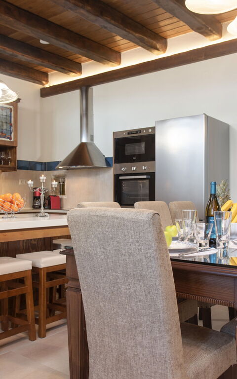 Villa Kois: Kjøkken, Lunsjrom