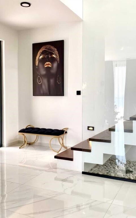 Villa Nikta: Hovedinngang, Romdetaljer