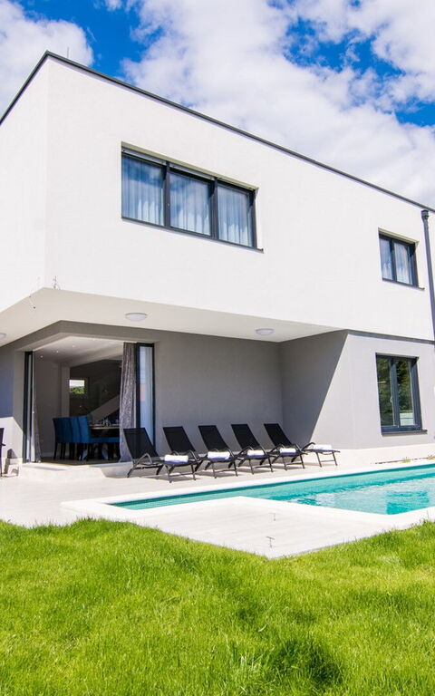 Villa Orvas 190: Balkong / terrasse / uteplass, basseng, Eksteriør, Hage