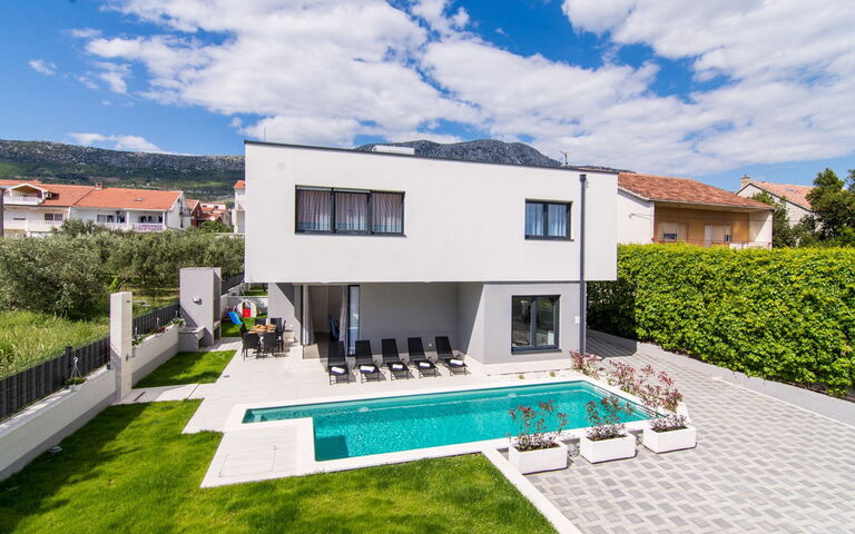 Villa Orvas 190: Balkong / terrasse / uteplass, basseng, Eksteriør, Hage, Utendørs