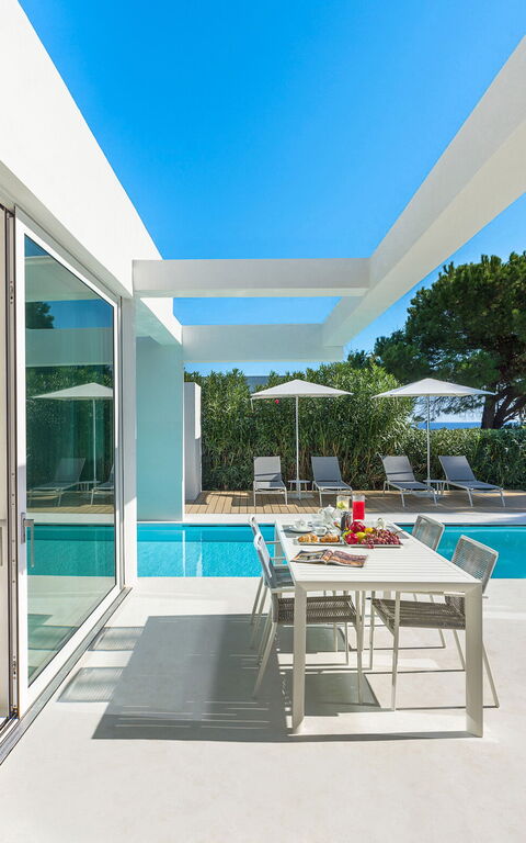 Villa Gadir: Balkong / terrasse / uteplass, basseng, Eksteriør, Mat, Utendørs