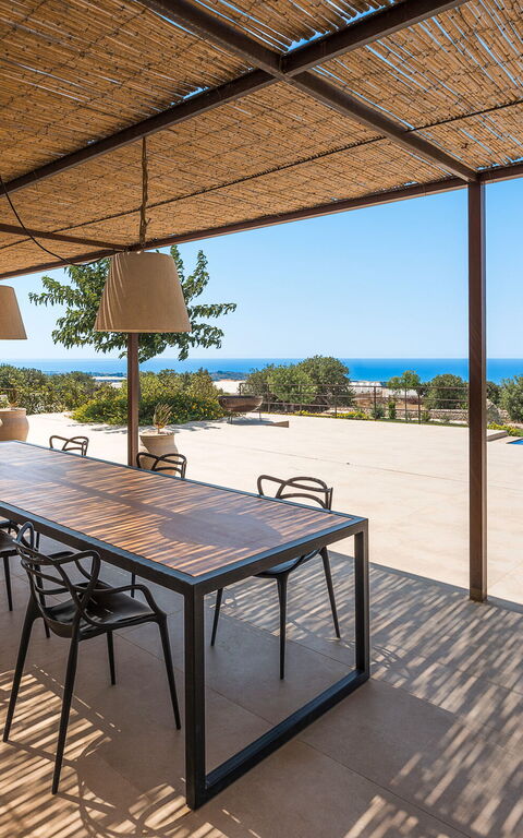 Gelso Bianco: Eksteriør, Utendørs, Visningar