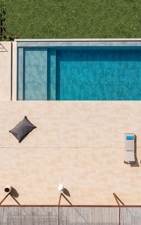 Gelso Bianco: basseng, Hage, Visningar