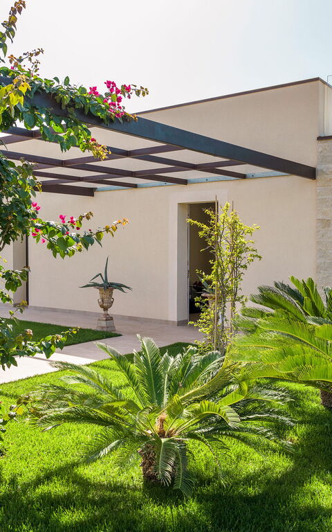 Gelso Bianco: Hage, Utendørs