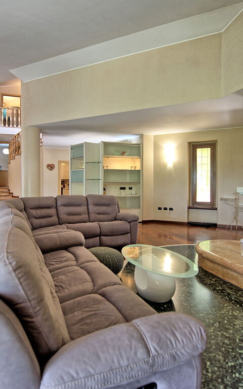 Villa Paradiso: Lunsjrom, Stue