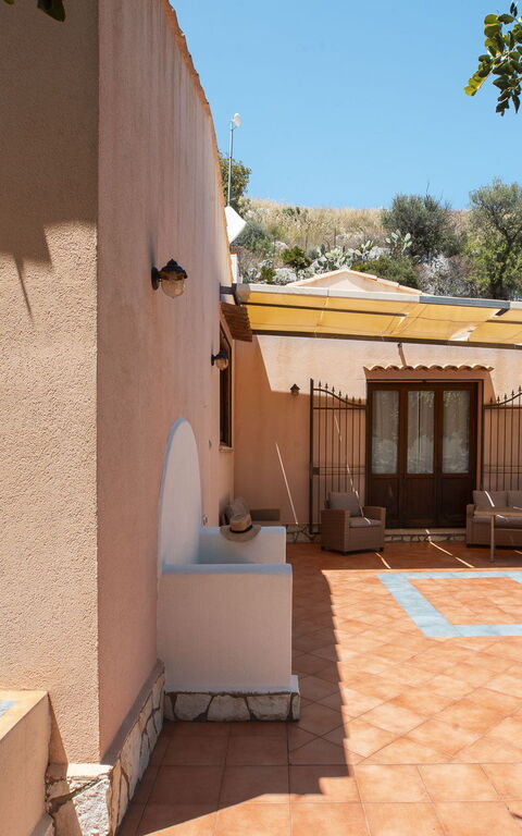 Villa Petra: Hage, Utendørs