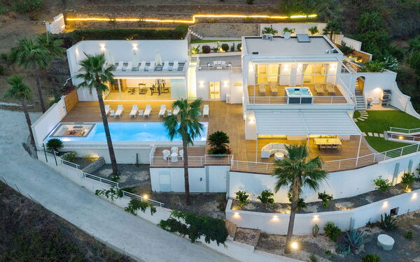 Villa Elysium: basseng, Eksteriør, Utendørs