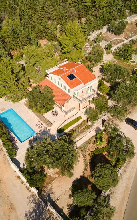 Orvas Villa 189: Eksteriør, Visningar