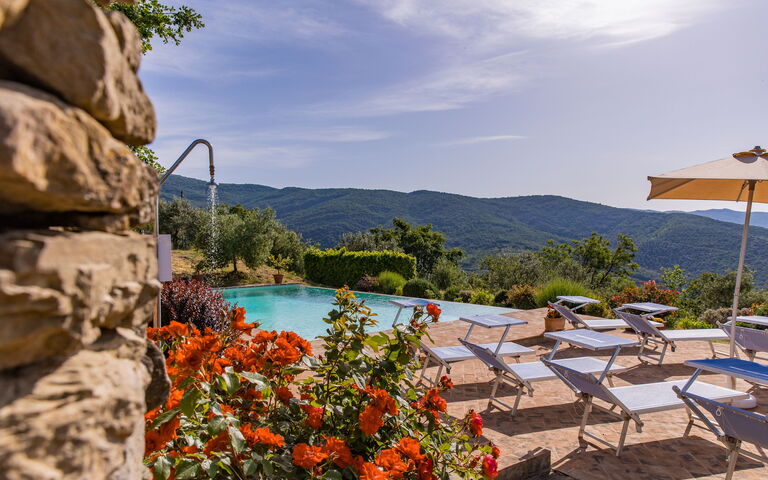 Casale Della Torre: basseng, Utendørs, Visningar