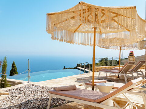 Villa Thea Mare Maistro