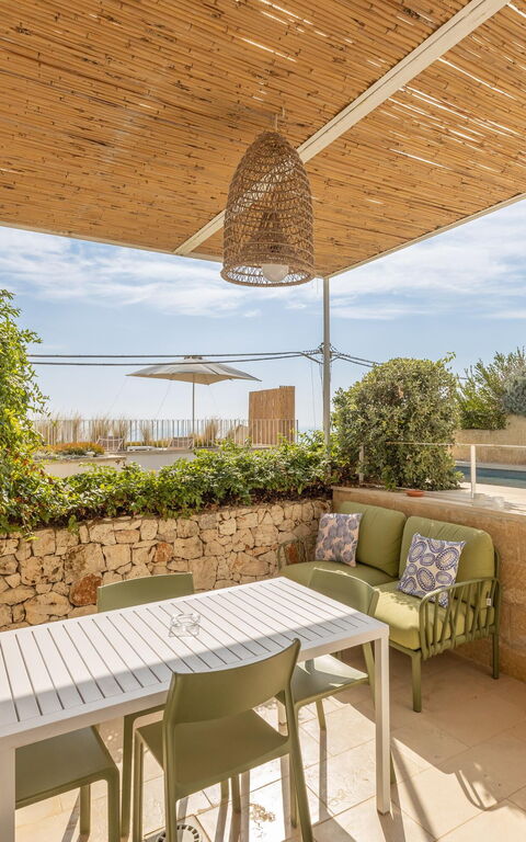 Marinaia Panorama: Eksteriør, Utendørs