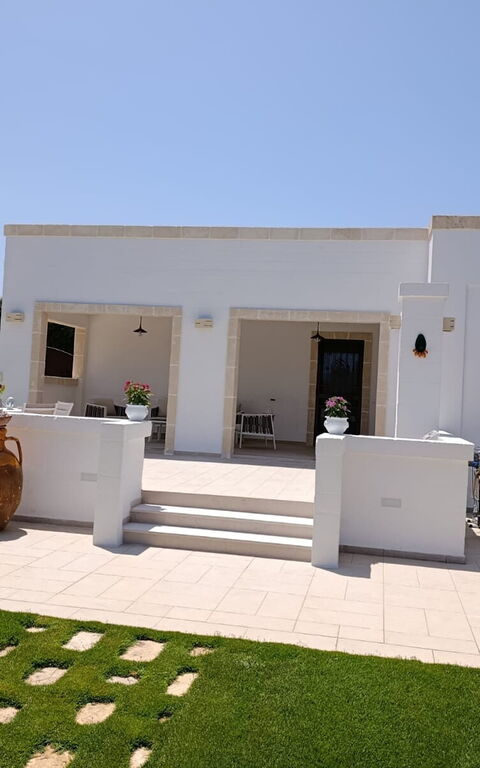 Terra Mater: Eksteriør, Hage, Utendørs