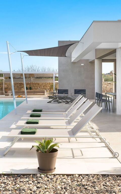 Villa Paradisus: Balkong / terrasse / uteplass, basseng, Eksteriør, Utendørs