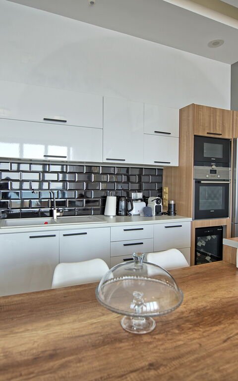 Villa Sapphire: Kjøkken, Lunsjrom