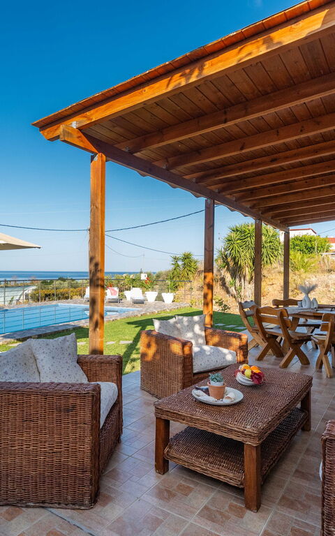 Villa Rose: Balkong / terrasse / uteplass, basseng, Eksteriør, Hage, Utendørs, Visningar