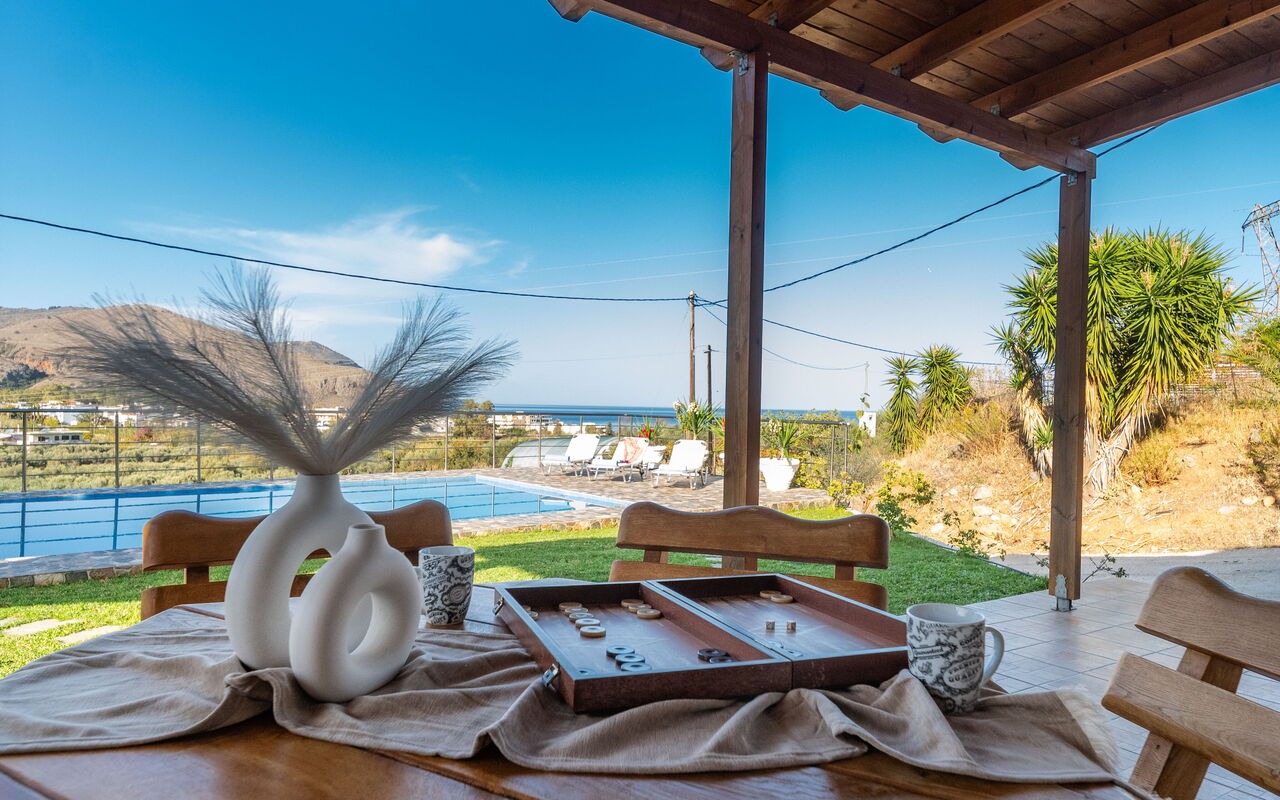 Villa Rose: Balkong / terrasse / uteplass, basseng, Eksteriør, Hage, Utendørs, Visningar