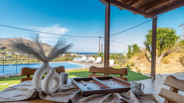 Villa Rose: Balkong / terrasse / uteplass, basseng, Eksteriør, Hage, Utendørs, Visningar