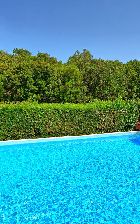 Casale Argentario: basseng, Utendørs