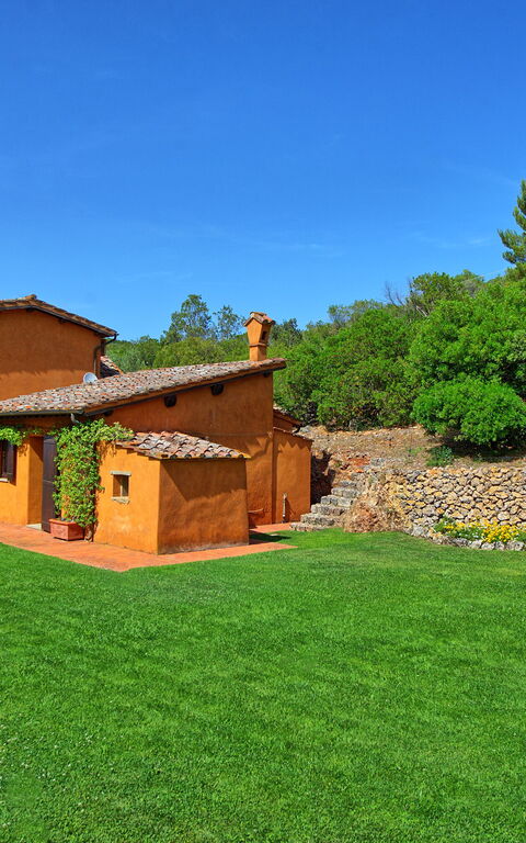 Casale Argentario: Hage, Utendørs