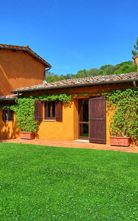 Casale Argentario: Hage, Utendørs