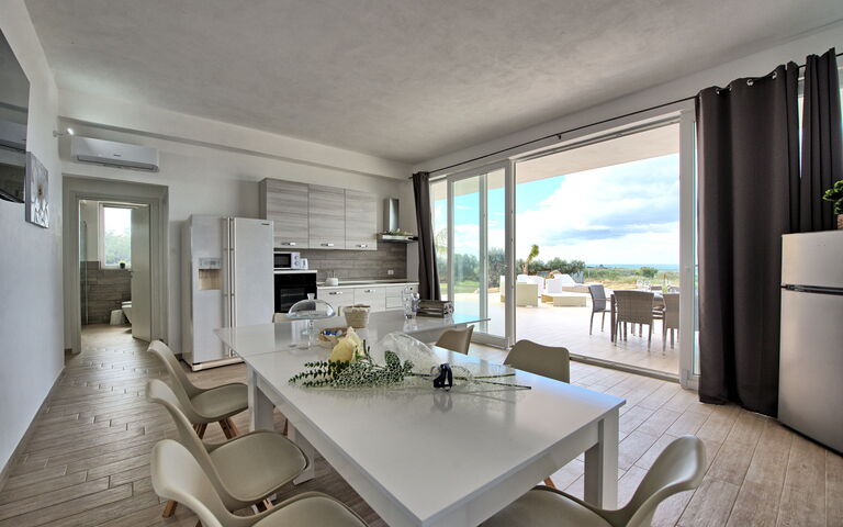 Villa Infinito: Kjøkken, Lunsjrom