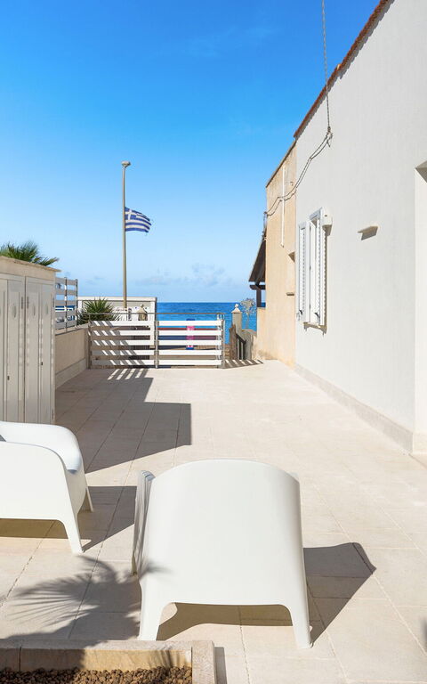 La Siesta: Eksteriør, Utendørs, Visningar