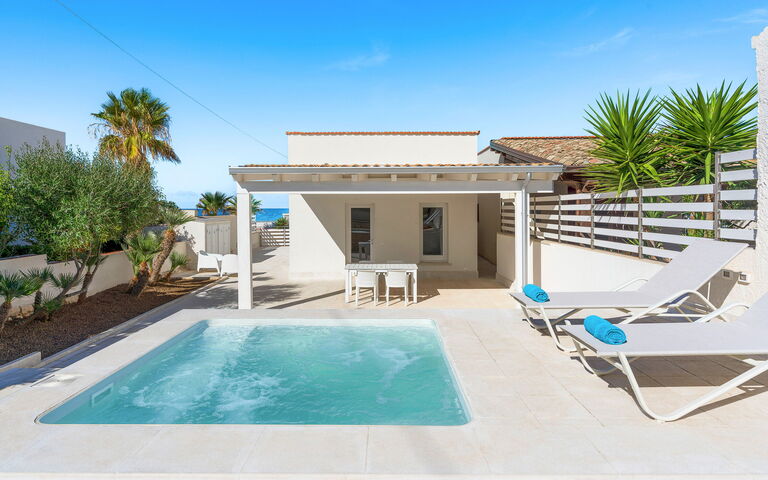 La Siesta: basseng, Eksteriør, Utendørs