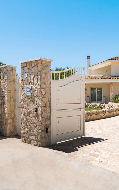 Villa Dilecta: Eksteriør, Hovedinngang, Utendørs