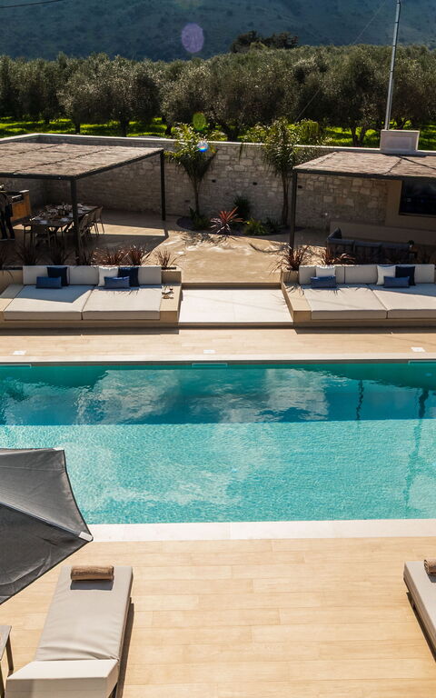 Villa Serenity: basseng, Utendørs