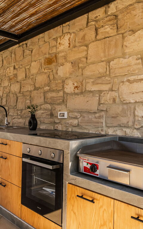 Villa Serenity: Balkong / terrasse / uteplass, Utendørs