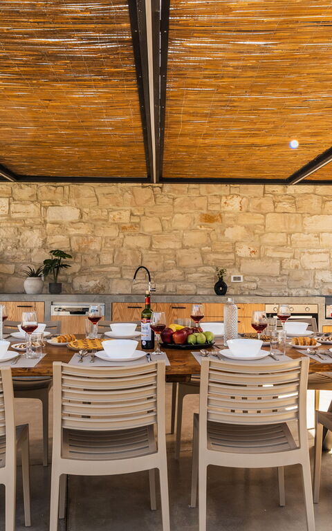 Villa Serenity: Balkong / terrasse / uteplass, Utendørs