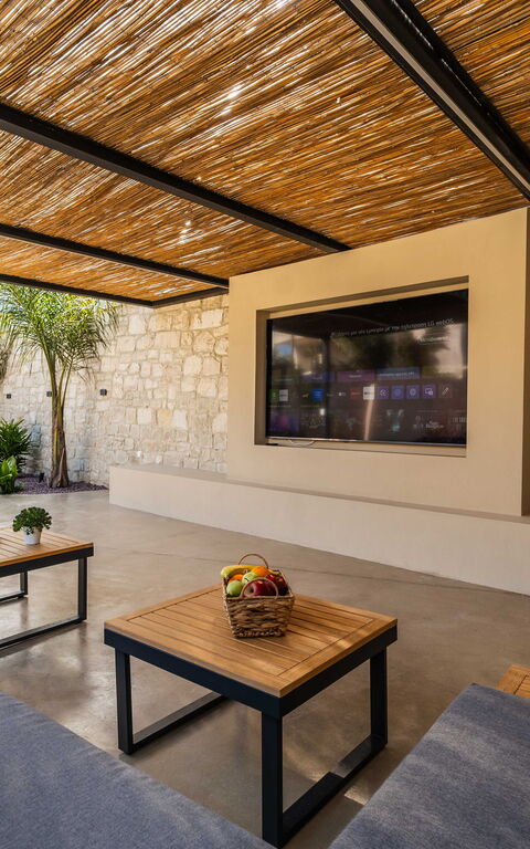 Villa Serenity: Balkong / terrasse / uteplass, Utendørs